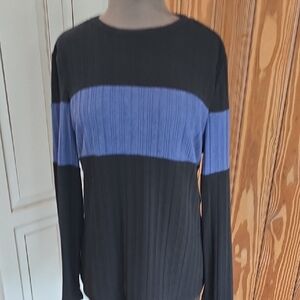 SHEIN Black and Blue Ribbed Sweatshirt